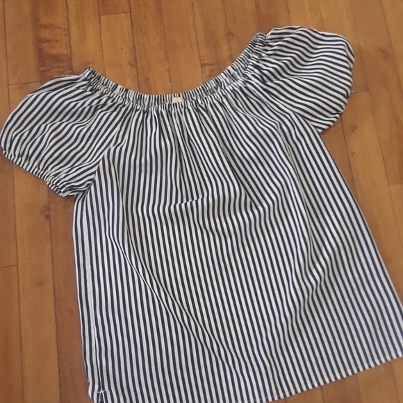 Size 0 chico's black and white pinstripe off-the-shoulder blouse - Picture 6 of 10